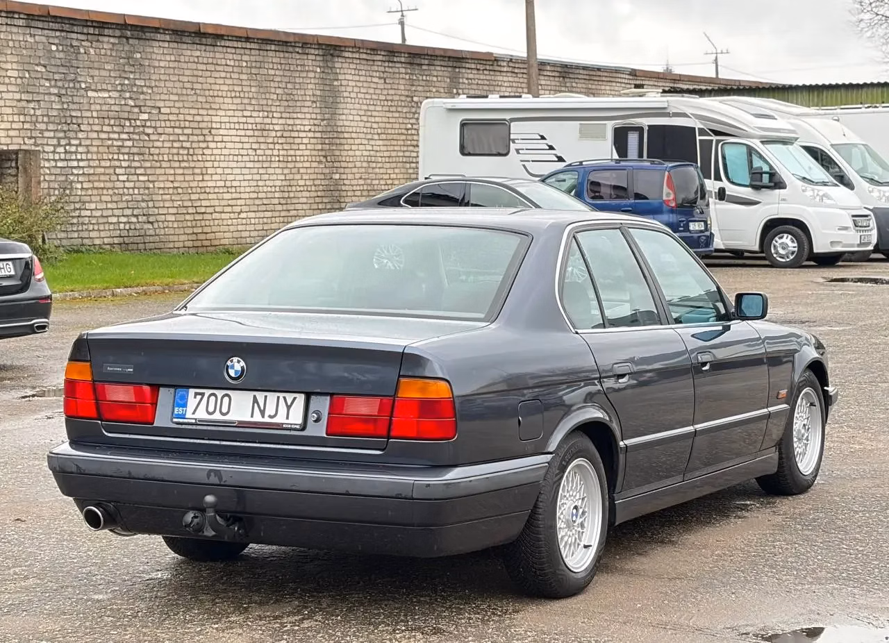 BMW 518