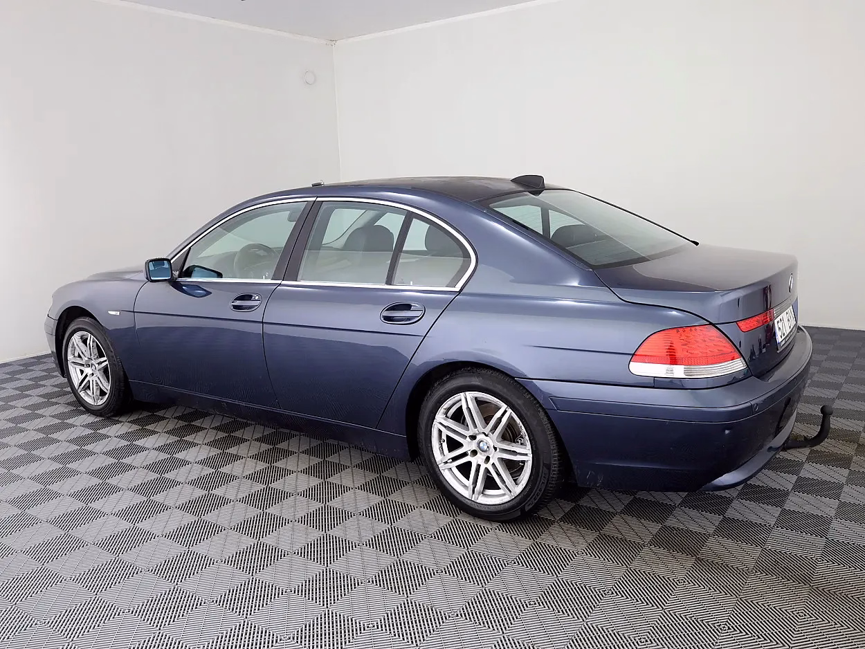 BMW 730