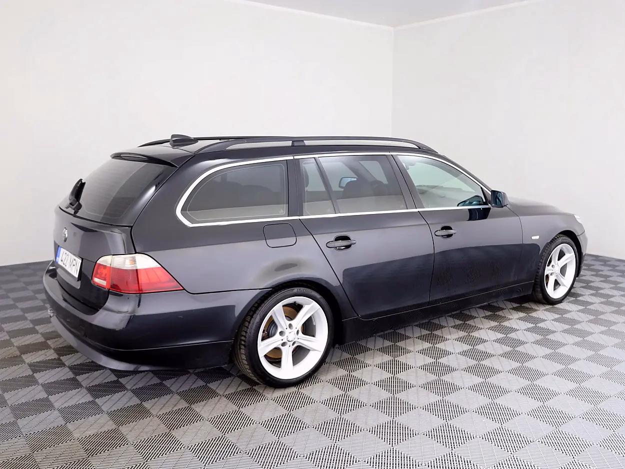 BMW 525