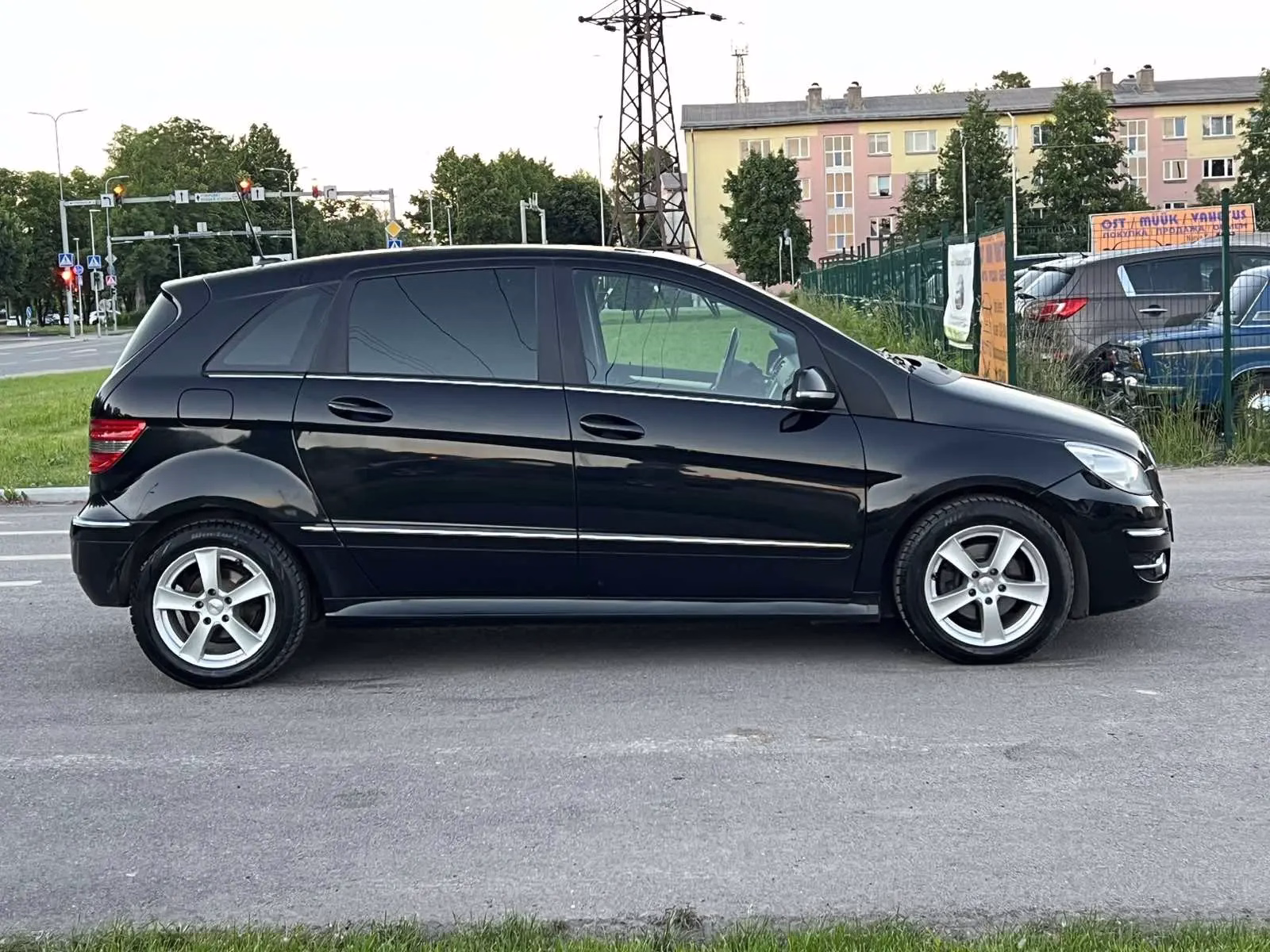 Mercedes-Benz B 200