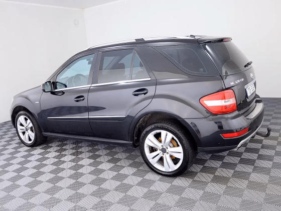 Mercedes-Benz ML 320