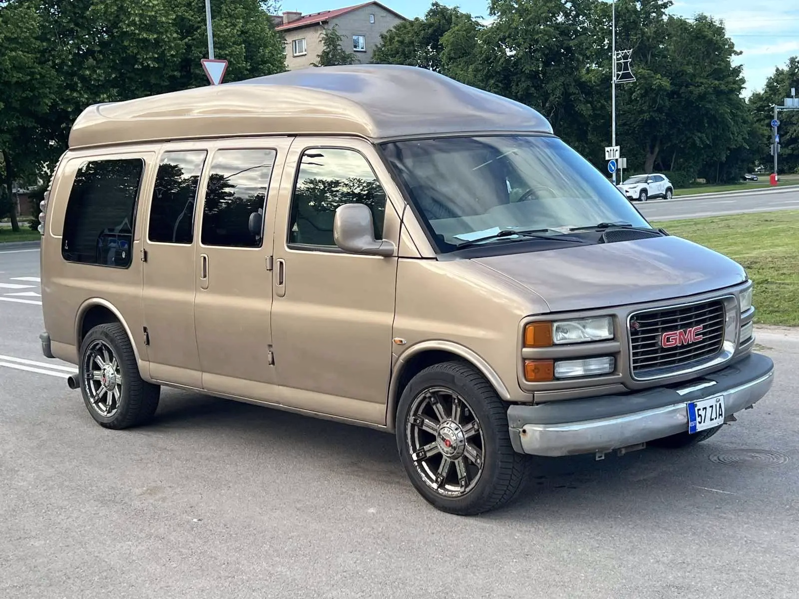 GMC Savana