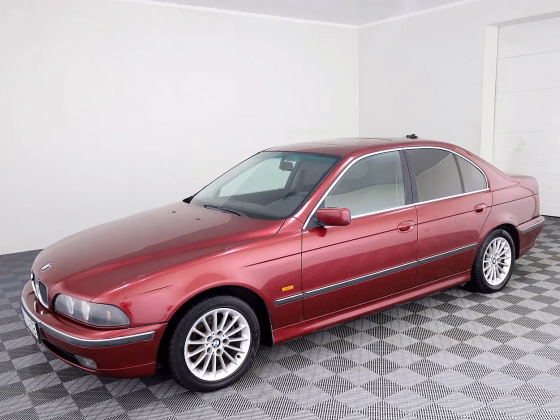 BMW 523