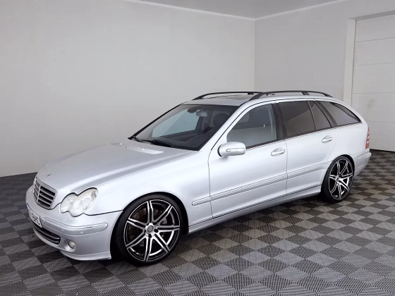 Mercedes-Benz C 320