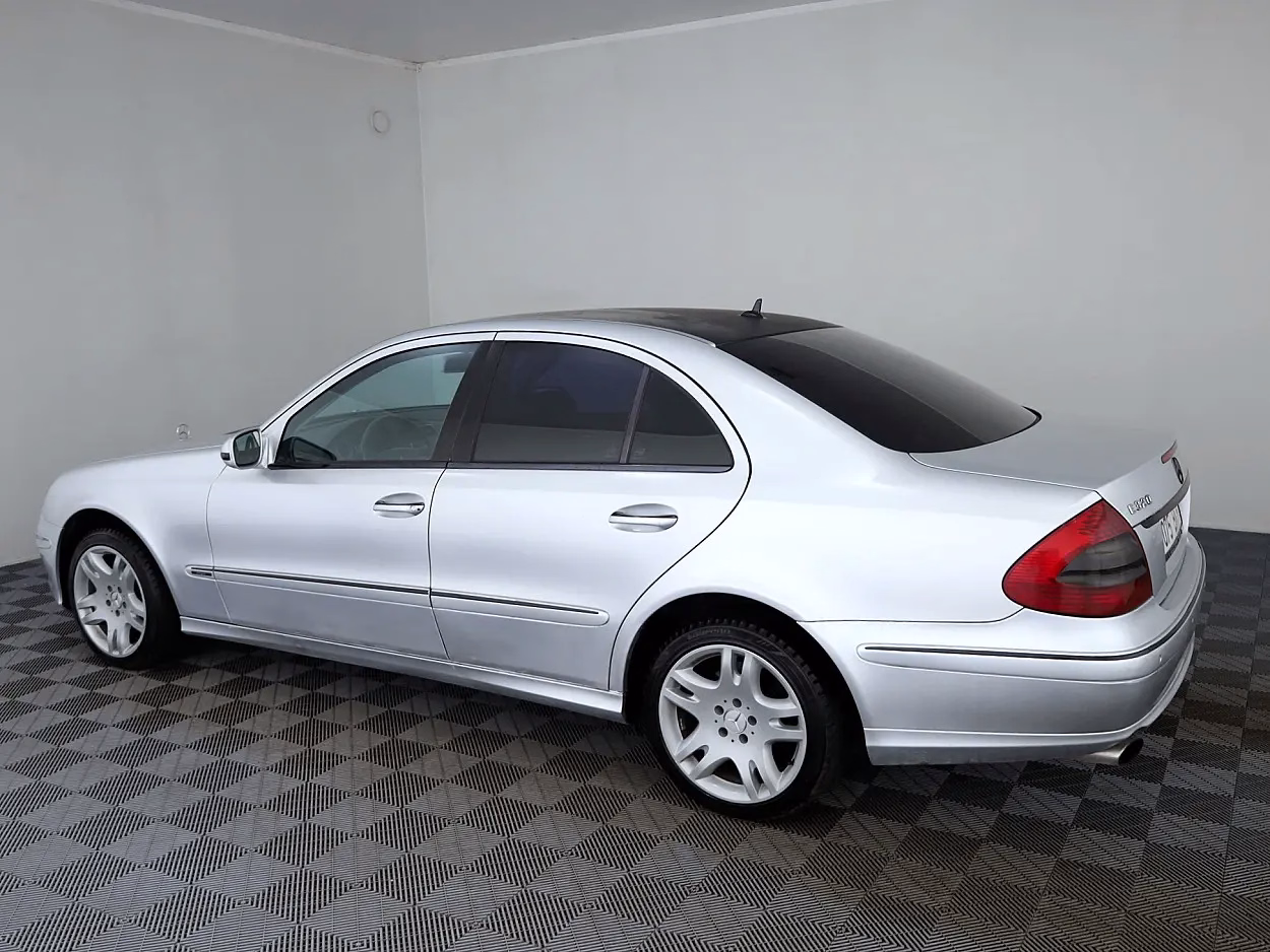 Mercedes-Benz E 320