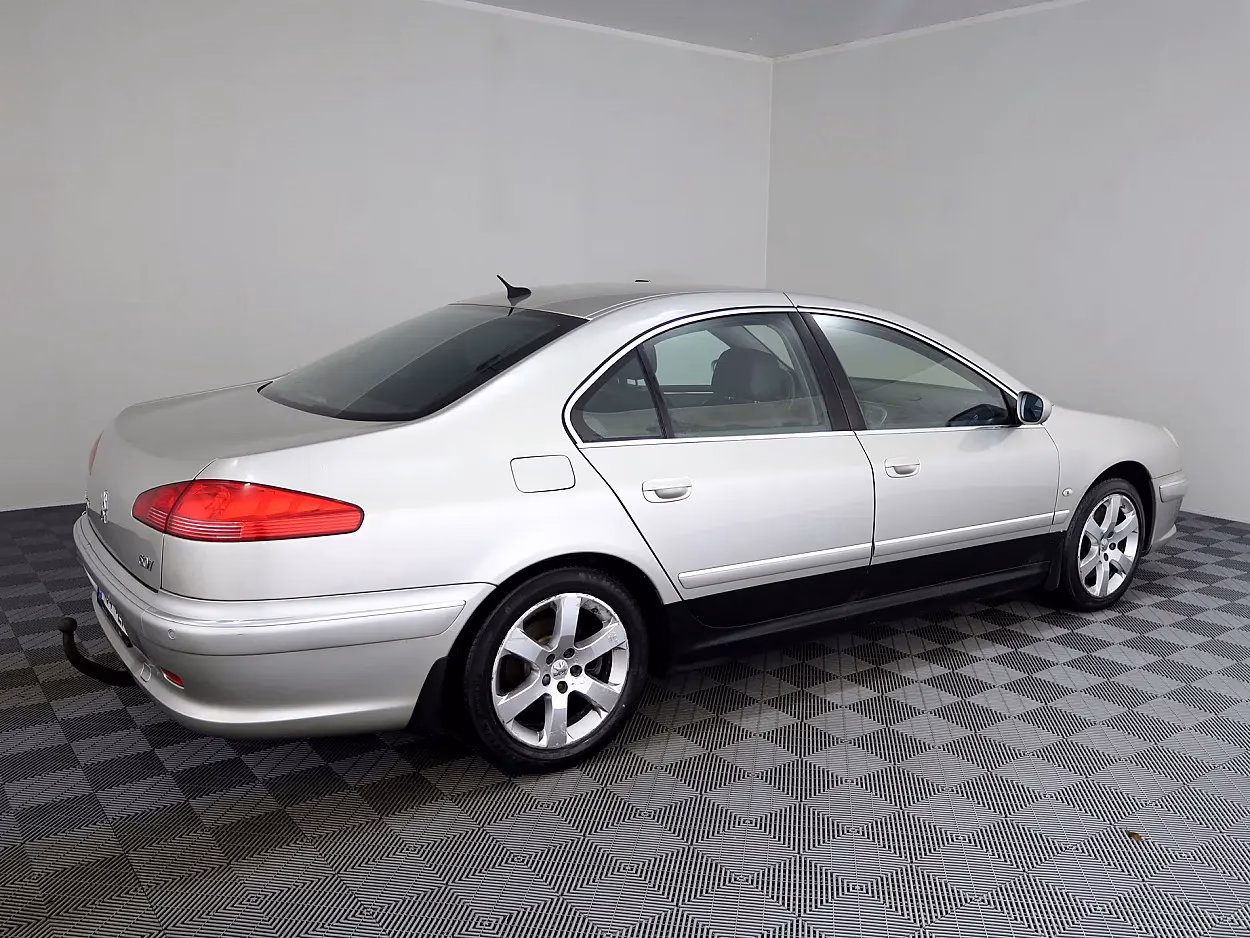 Peugeot 607