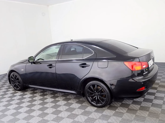 Lexus IS 220