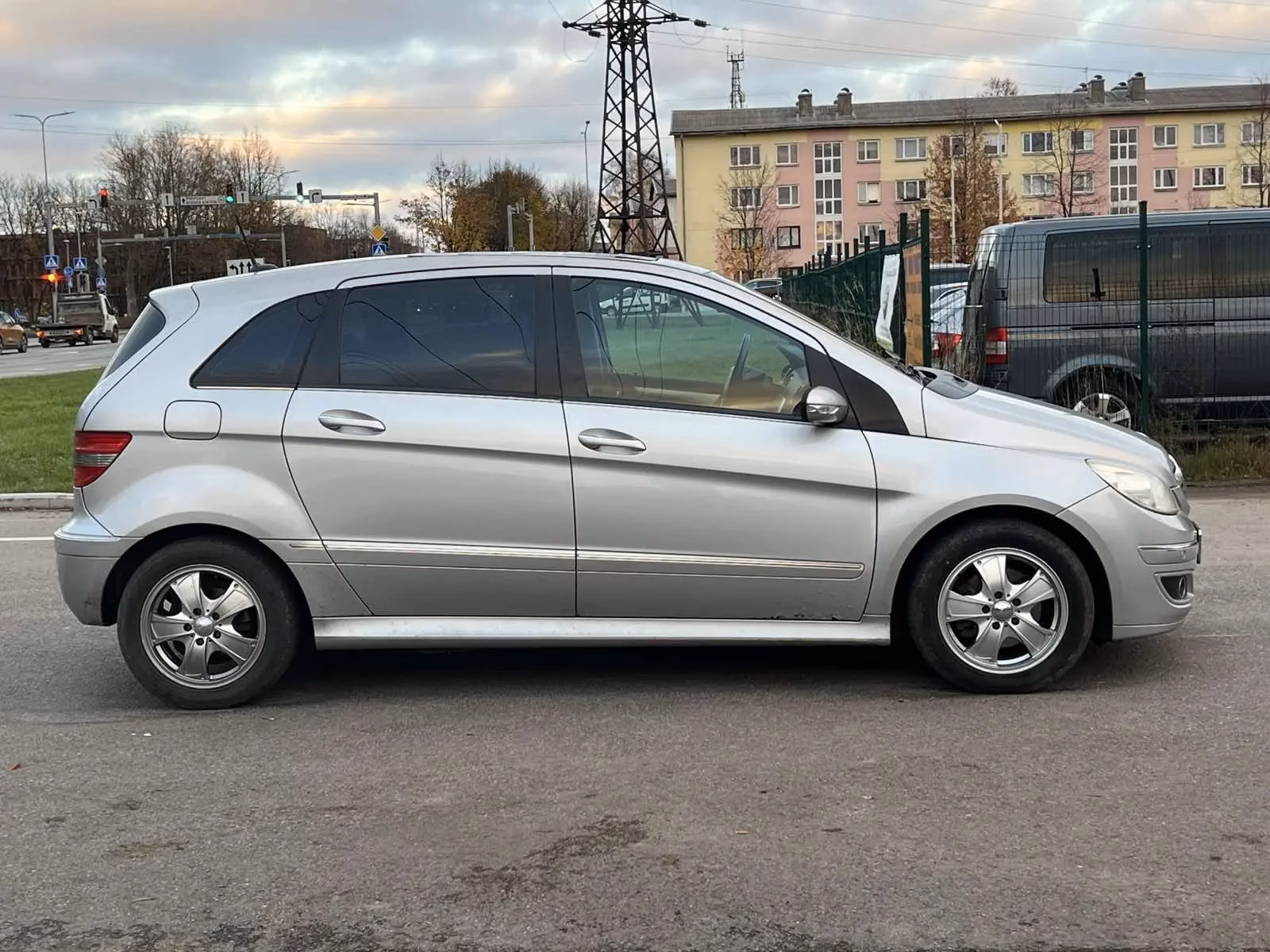 Mercedes-Benz B 200