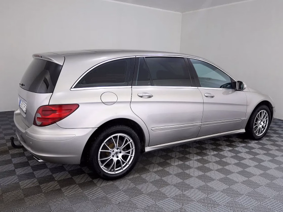 Mercedes-Benz R 320
