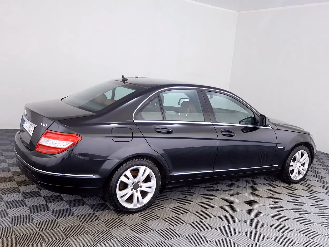 Mercedes-Benz C 220