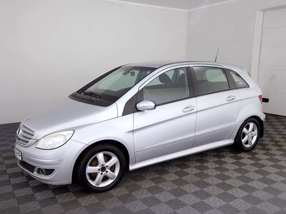 Mercedes-Benz B 200