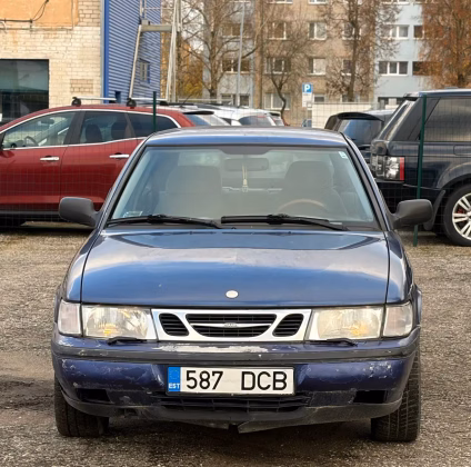 Saab 900