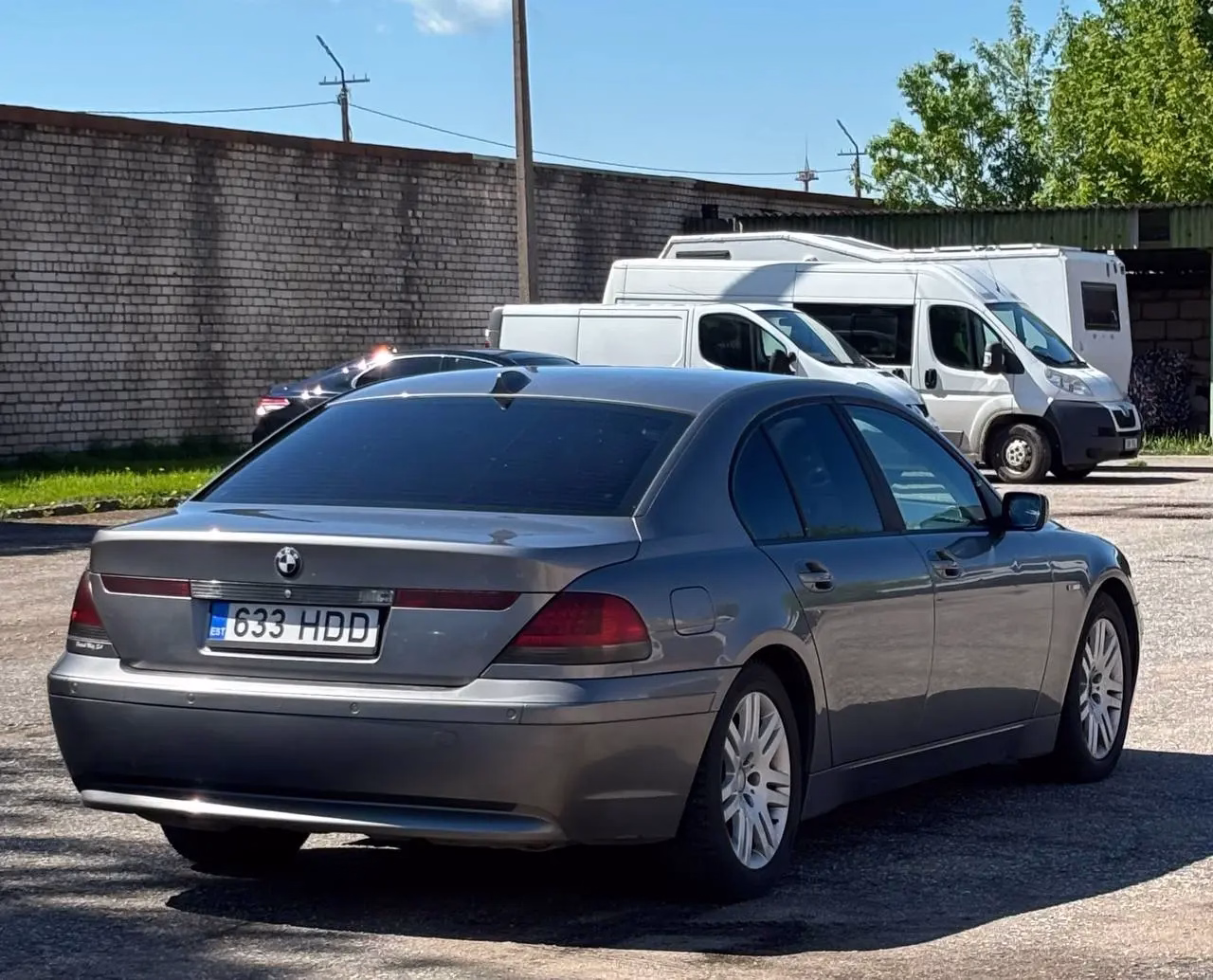 BMW 730