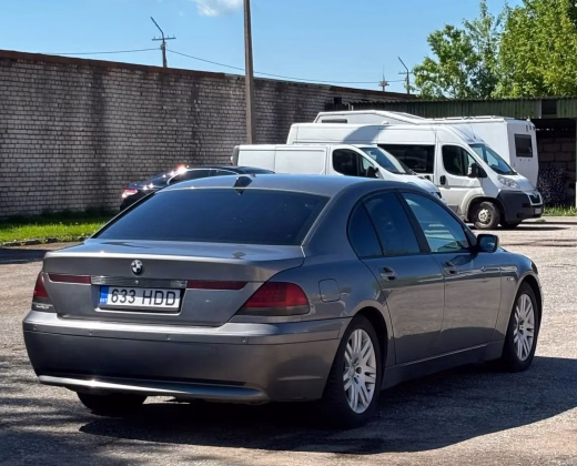 BMW 730
