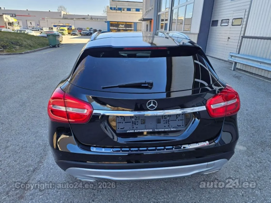 Mercedes-Benz GLA 200