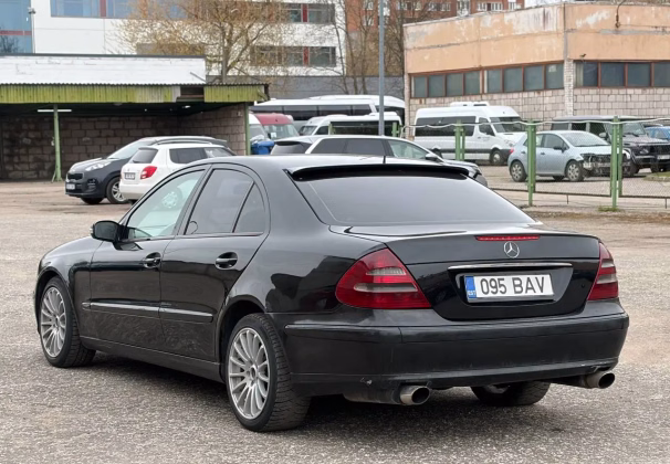 Mercedes-Benz E 220