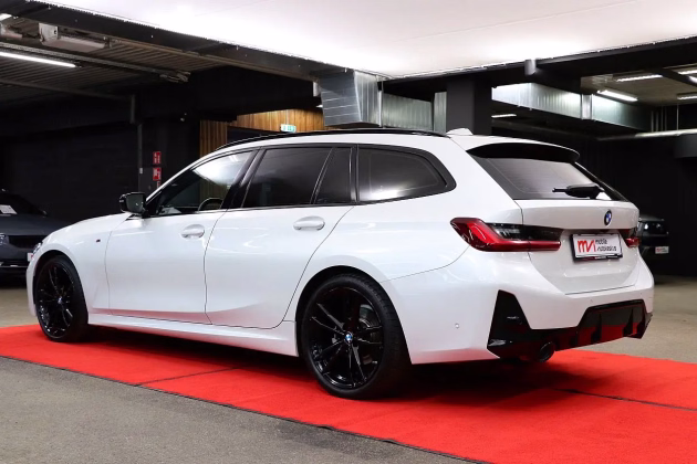 BMW 320
