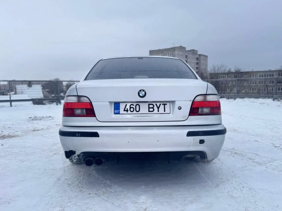 BMW 525