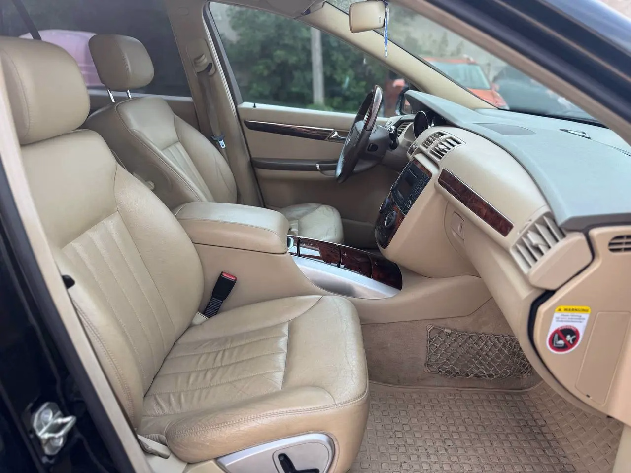 Mercedes-Benz R 320