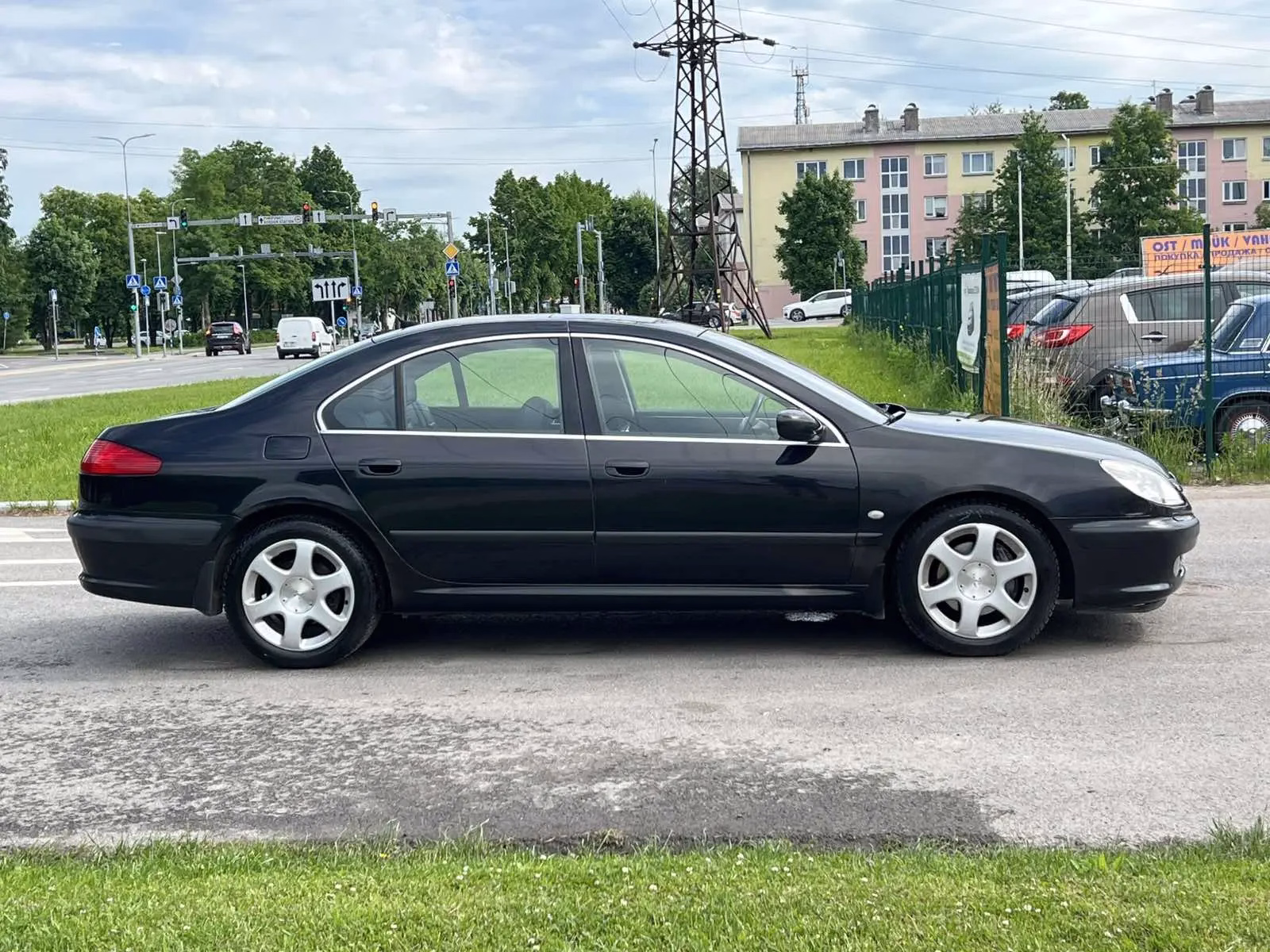 Peugeot 607