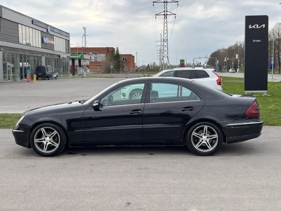 Mercedes-Benz E 200