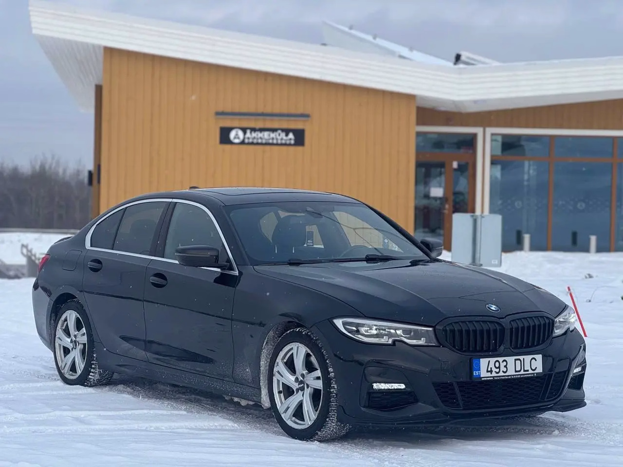 BMW 330
