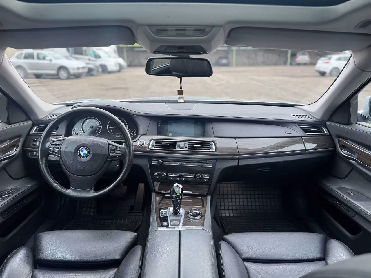 BMW 730