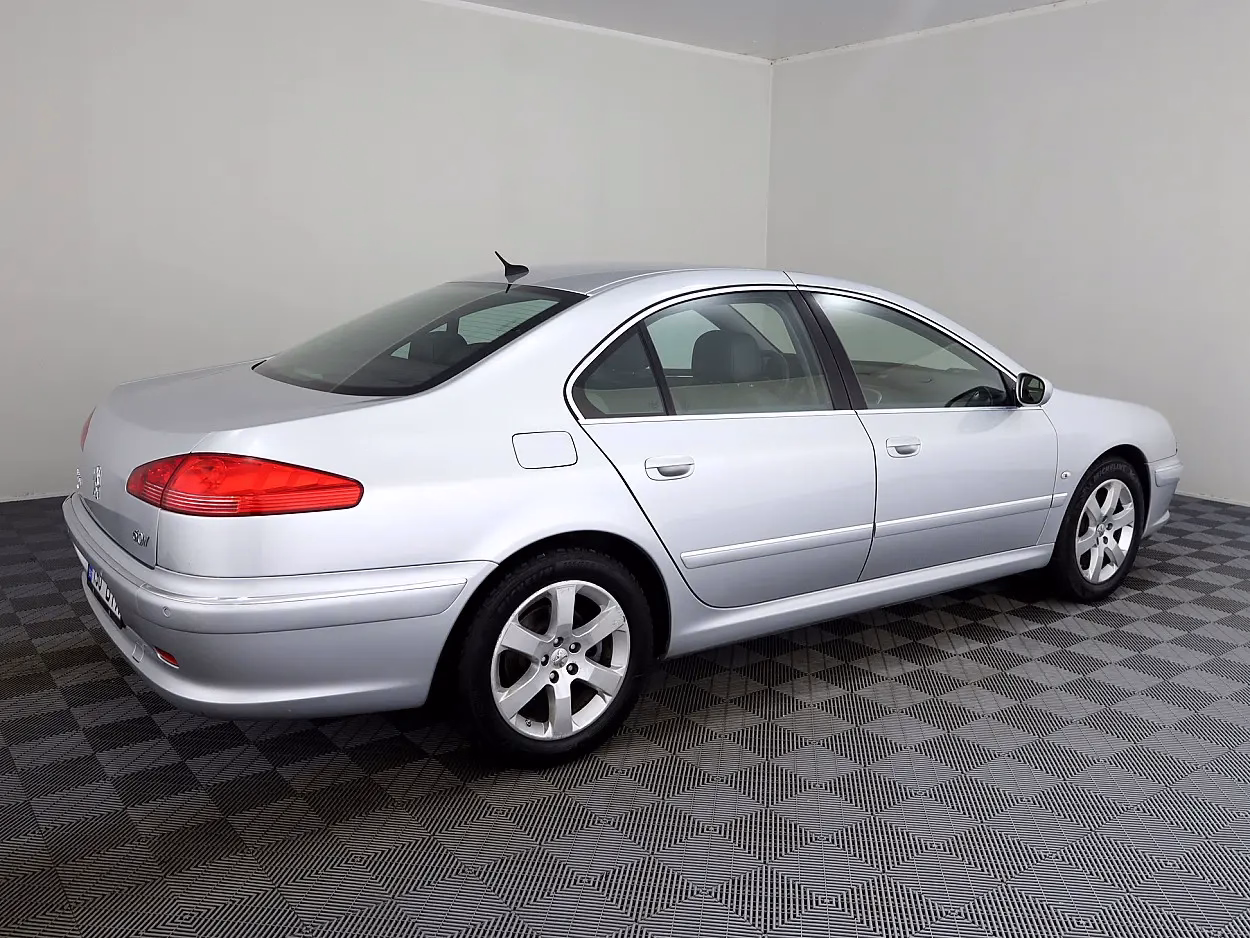 Peugeot 607