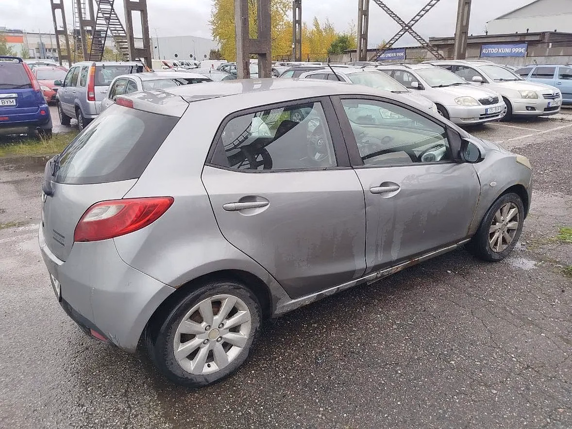 Mazda 2