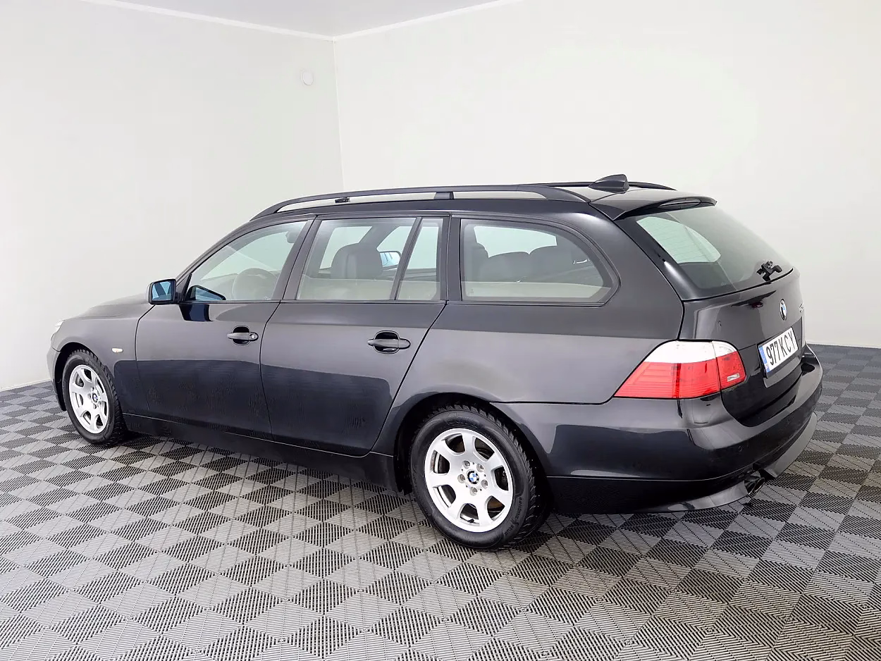 BMW 523