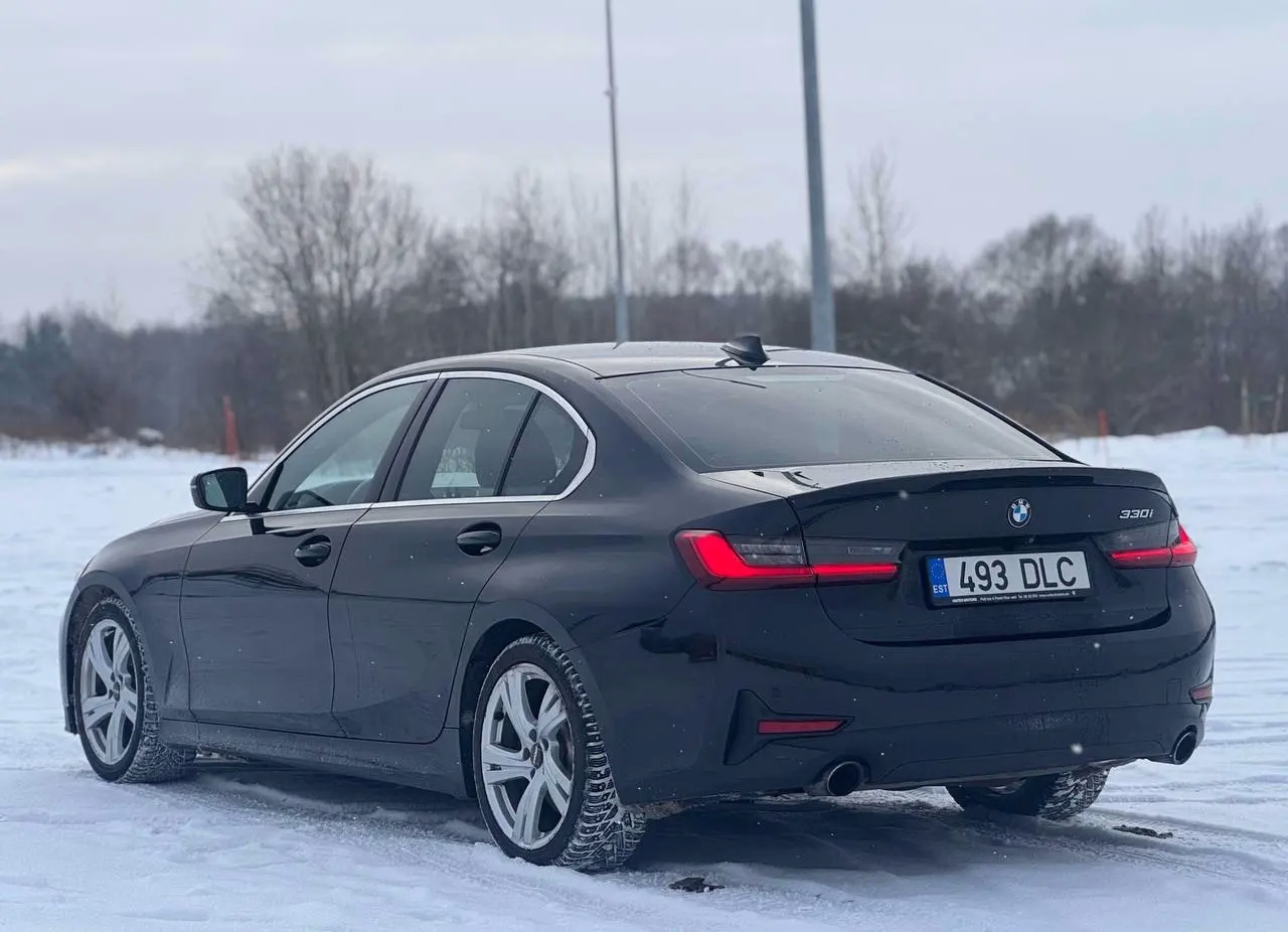 BMW 330