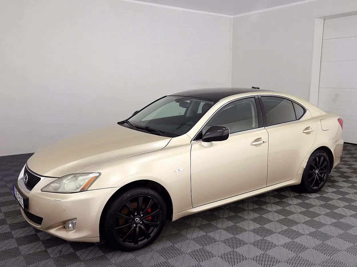 Lexus IS 220
