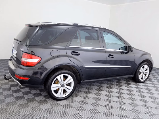 Mercedes-Benz ML 320