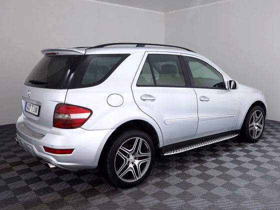 Mercedes-Benz ML 320