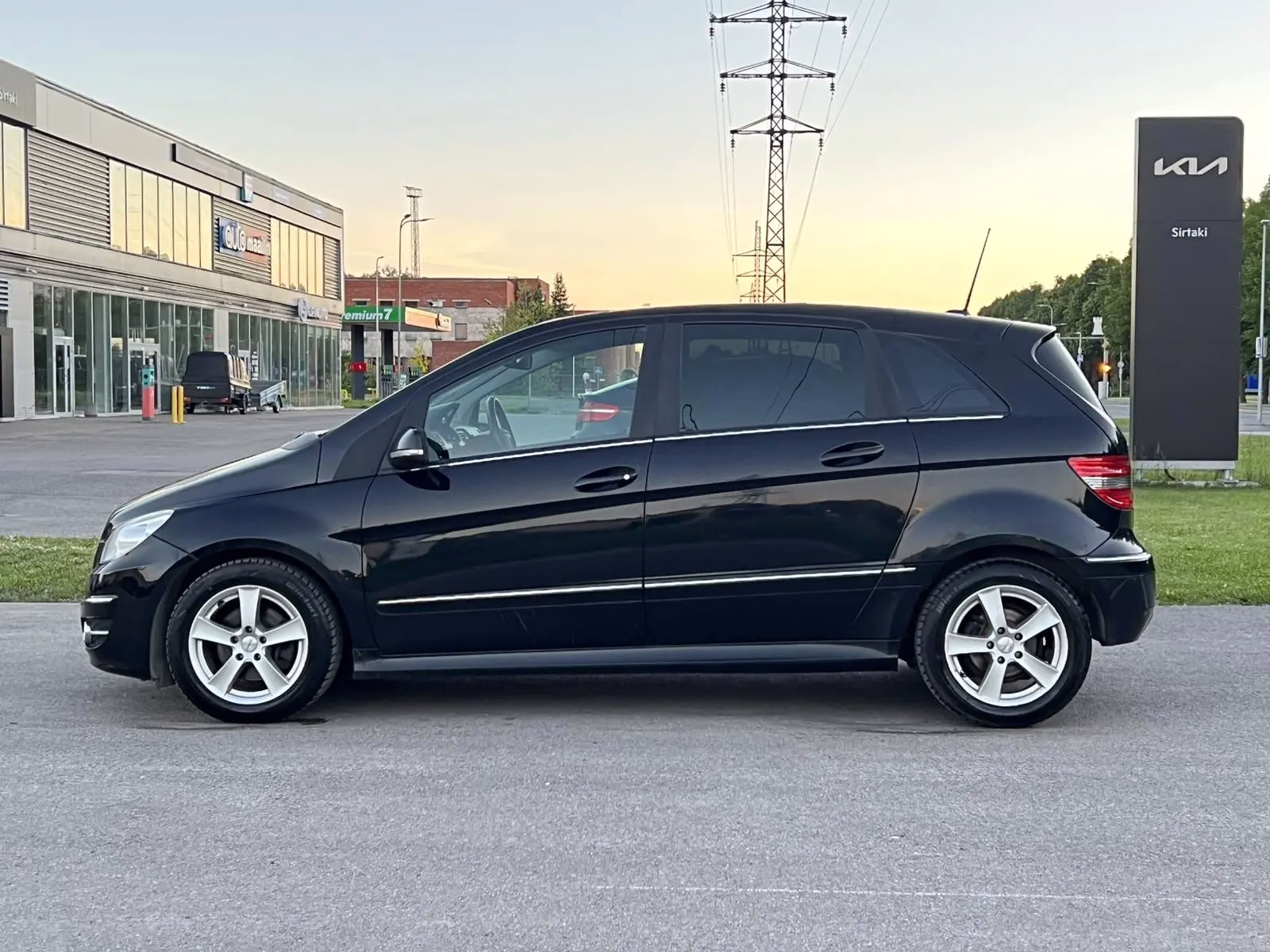Mercedes-Benz B 200
